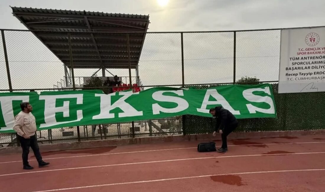 Teksas pankartı Mardin’de Deplasman yasağı nedeniyle Mardin 1969 deplasmanında yerini alamayan Bursaspor taraftarı