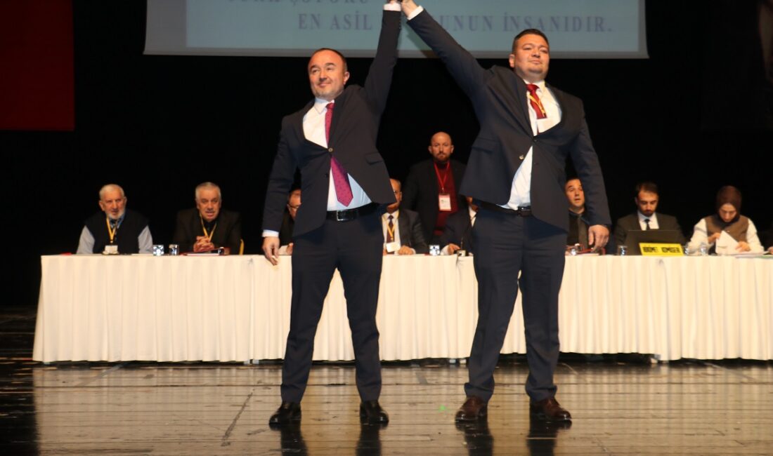 Bursa’da şoförlerden Ahmet Çakır’a güvenoyu Bursa Şoförler ve Otomobilciler Esnaf Odası’nın 27. Genel Kurul toplantısı