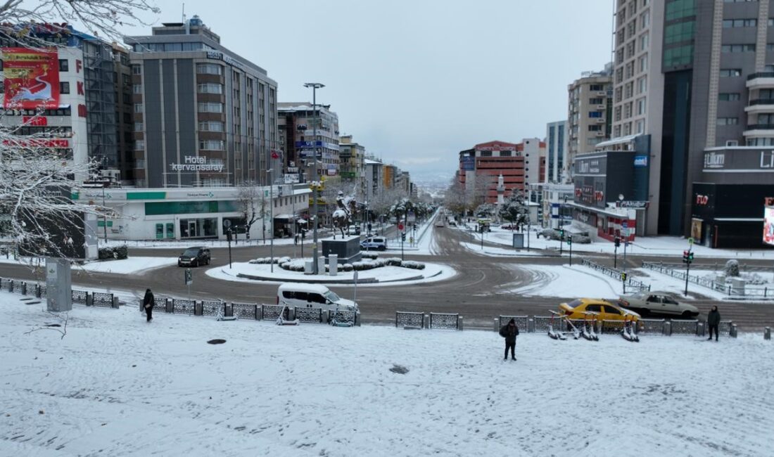Bursa’da Valilikten tatil açıklaması Bursa'da etkili olan kar yağışı sonrası Bursa Valiliği, eğitime kent