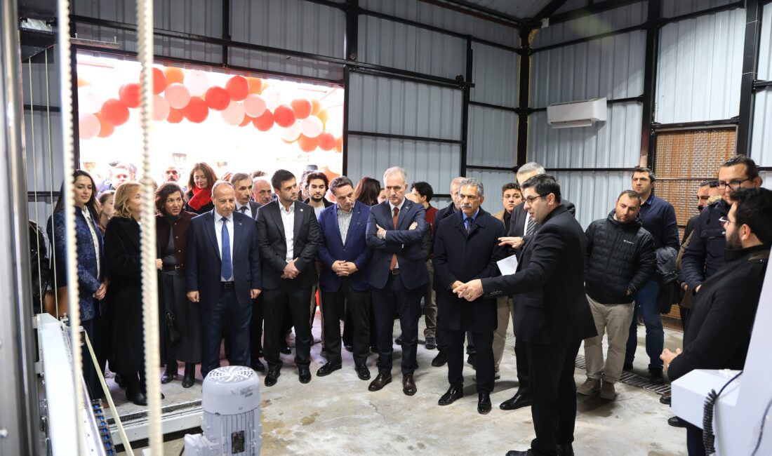 Bursa’da geleceğin inşaat teknolojisine önemli yatırım Bursa Uludağ Üniversitesi (BUÜ), teknoloji ve inovasyon odaklı vizyonuna bir