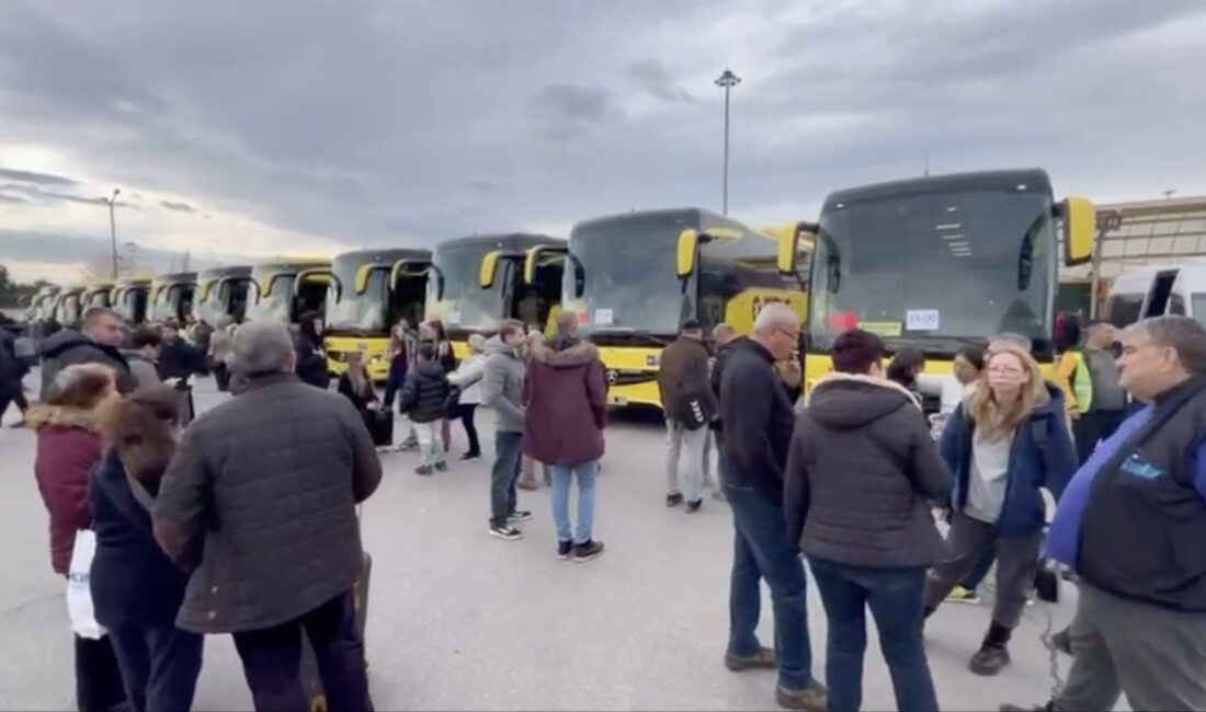 Tatil dönüşü Bursa Terminali’nde uzun kuyruklar Yılbaşı ve kar tatilinin sona ermesiyle birlikte dönüşe geçen vatandaşlar,