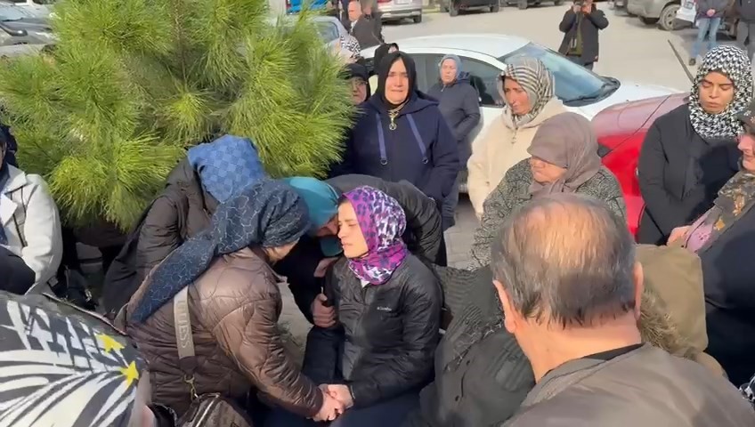 Anneden acı veda! Elif Kumal son yolculuğuna uğurlandı Kapıdağ Yarımadası'nda kaybolduktan 8 gün sonra göletin dibindeki otomobilinin içerisinde