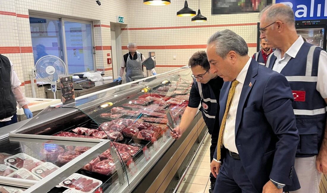 Bursa’da kafe, market, kuyumcu ve benzeri işletmelere ceza yağdı
Bursa'da 2025 yılı tüketicilerin, bakanlığın talimatlarıyla harekete geçen Bursa Ticaret İl Müdürlüğü,