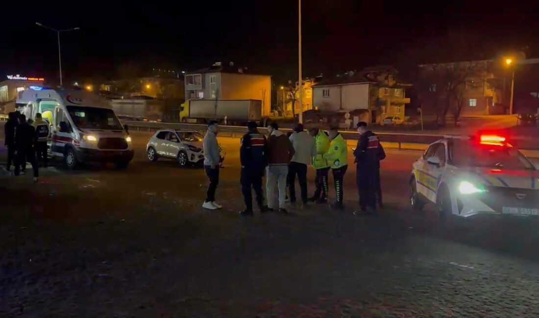 Bursa’da kaza, 1’i çocuk 3 yaralı Bursa'nın İnegöl ilçesinde iki otomobilin çarpıştığı kazada, 1'i çocuk 3