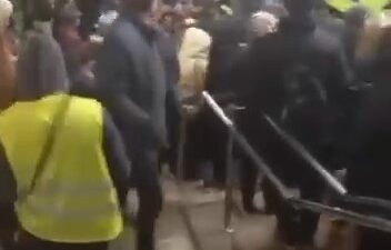Bursa'da lodos sebebiyle metro tellerine poşet takılınca seferler aksadı binlerce