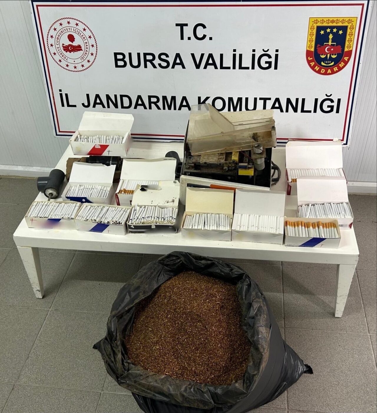 Bursa'nın İnegöl ilçesinde, komutanlık ekiplerince kaçakçılıkla mücadele kapsamında operasyon düzenlendi.