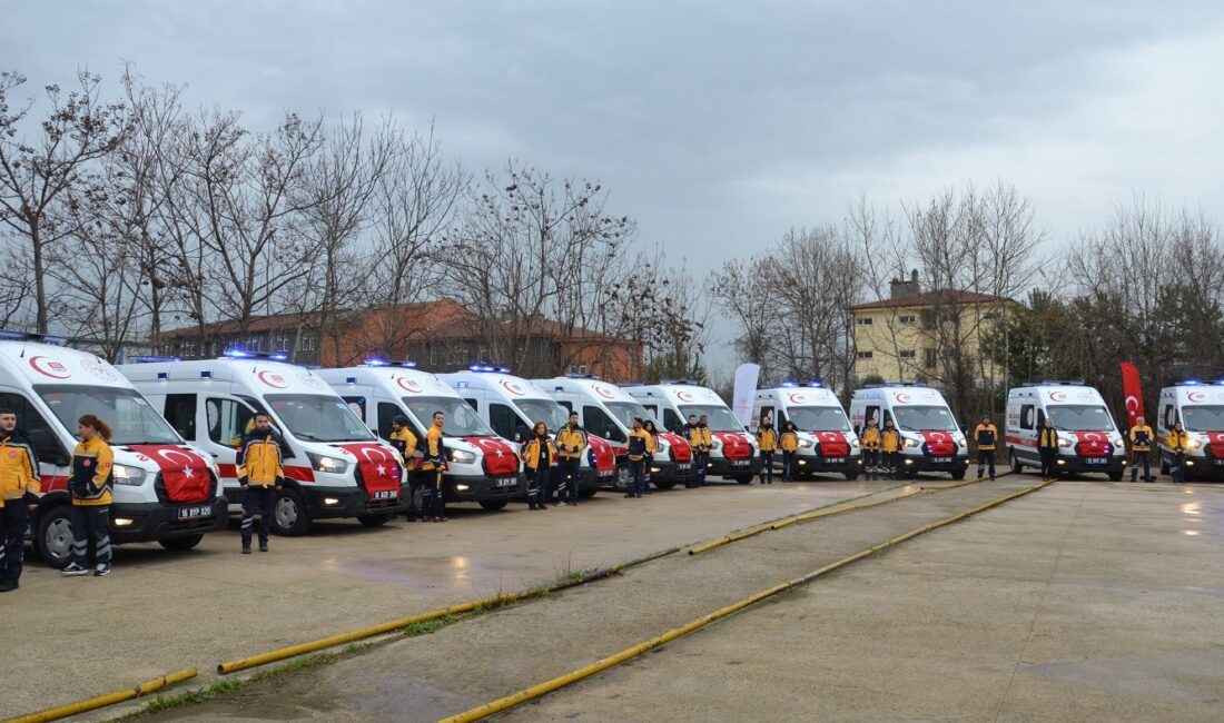 Bursa’ya 17 yeni 112 acil ambulansı Bursa’da acil sağlık hizmetlerinin kalitesini artırmak ve müdahale kapasitesini en