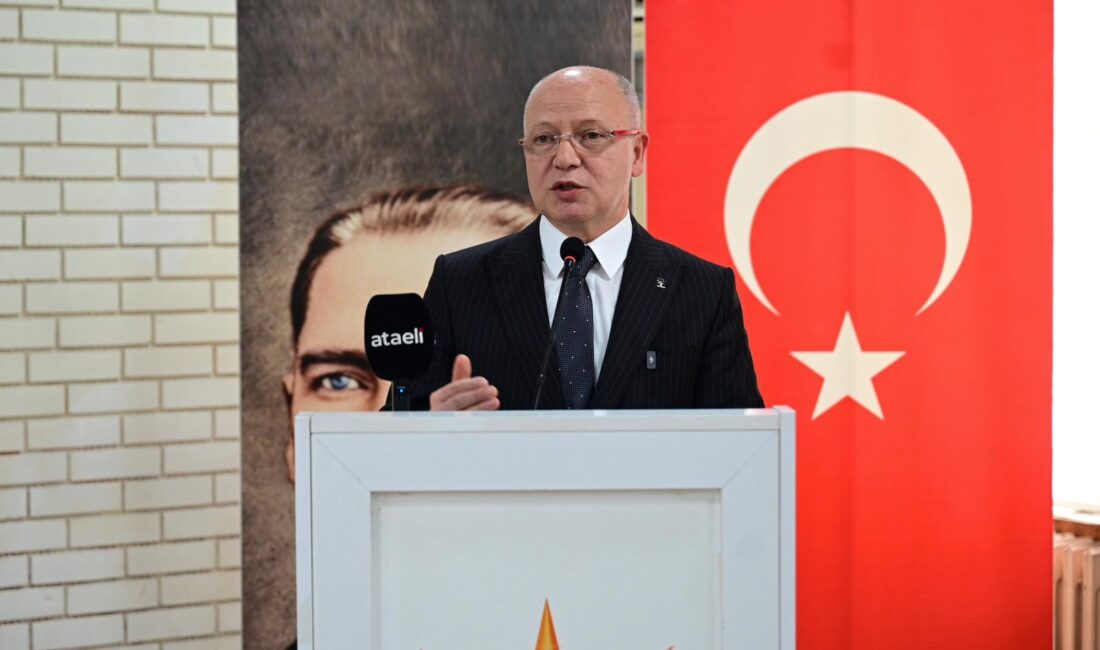 AK Parti İl Başkanı Gürkan’dan sahada mesaj AK Parti Bursa İl Başkanı Davut Gürkan, saha çalışmaları kapsamında Mustafakemalpaşa ilçesinde