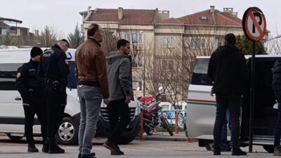  Bursa’nın İnegöl ilçesinde ağaca çarpan otomobilde 2 kadının hayatını kaybettiği