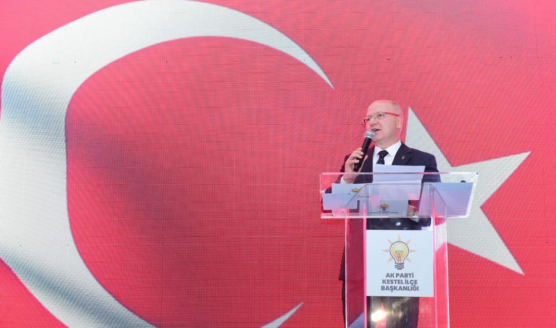 AK Parti İl Başkanı Gürkan’dan Büyükşehir’e sert çıkış! AK Parti Bursa İl Başkanı Davut Gürkan, Bursa Büyükşehir Belediyesi’nin "köy yerleşik alanları genişliyor,
