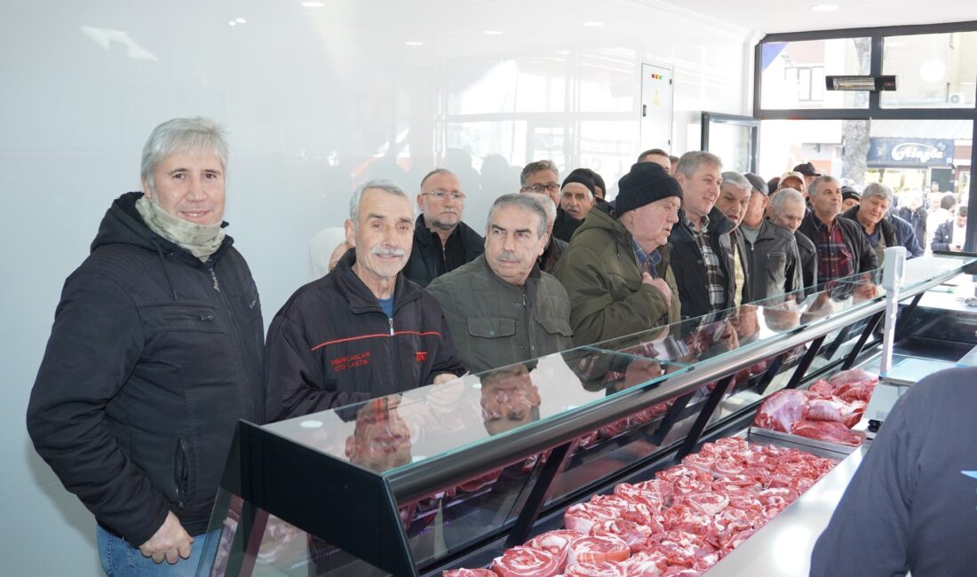 Bursa’nın o ilçesinde vatandaşlara ucuz et hizmeti Bursa'nın İznik ilçesinde belediyenin hayata geçirdiği Et Satış Noktası hizmete