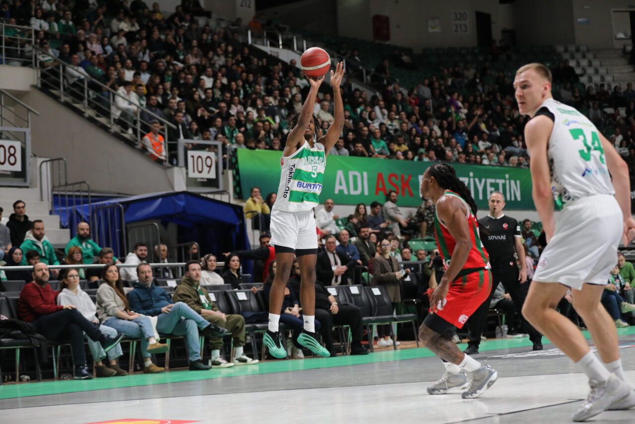 Türkiye Sigorta Basketbol Süper Ligi'nde Bursaspor evinde Karşıyaka'yı ağırladı. Potanın