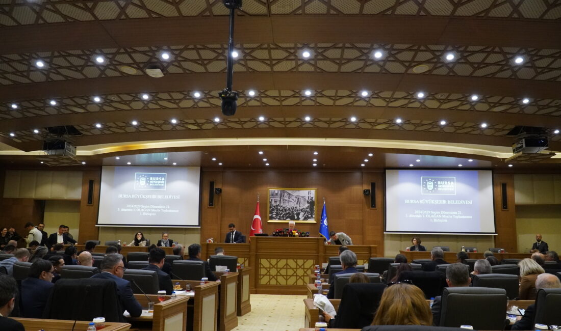 Bursa’da yılın ilk meclisinde tansiyon yükseldi Bursa Büyükşehir Belediyesi Ocak Ayı Olağan Meclis Toplantısında gergin anlar