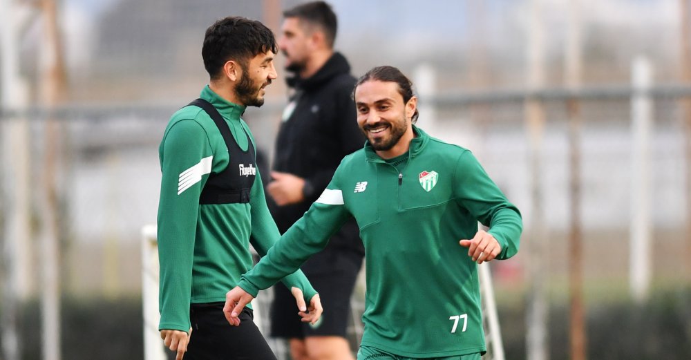Devre arası hazırlıklarını Antalya'da sürdüren Bursaspor, kamptaki ilk hazırlık maçını