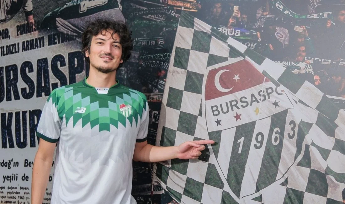Furkan Emre Ünver Ankara yolcusu! Bursaspor'dan ayrılan Furkan Emre Ünver, yeşil beyazlı kulüple aynı grupta
