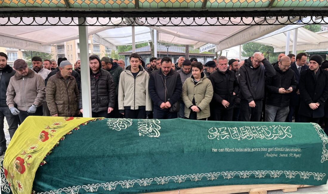 Bursa’da emekli müftünün en acı günü Emekli Müftü Said Emin Arvas'ın vefat eden kızı Müberra Arvas