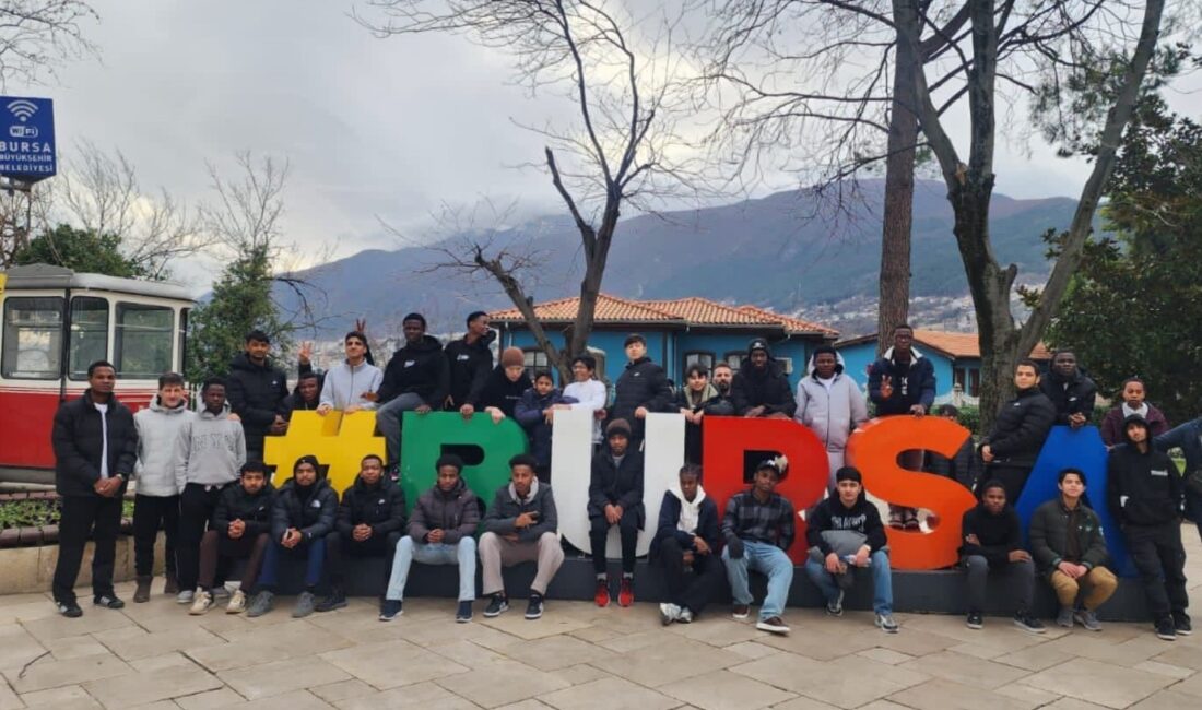 Yabancı öğrenciler Bursa’yı gezdi Türkiye Gençlik Vakfı (TÜGVA) Eskişehir İl Temsilciliği tarafından, Uluslararası Cevat