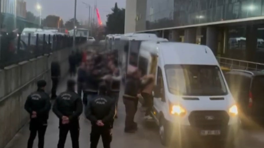 Bursa'da bin polis memurunun katıldığı dev uyuşturucu operasyonunda saatlerce havada