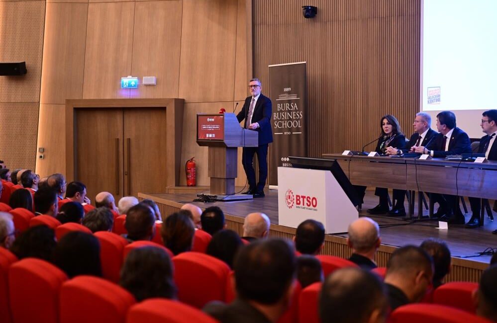 BTSO meclisi Bursa Business School’da toplandı BTSO Başkanı İbrahim Burkay, işletmeler için en büyük sermayenin bilgi