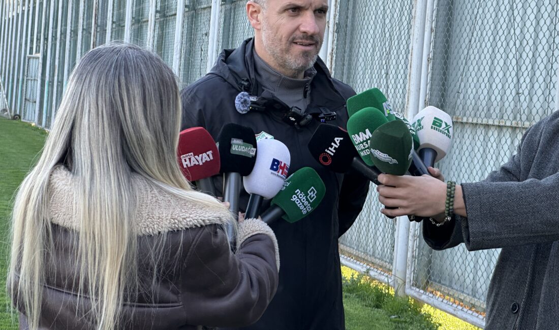 Bursaspor Teknik Direktörü Mustafa Er, takımın her maça aynı ciddiyet