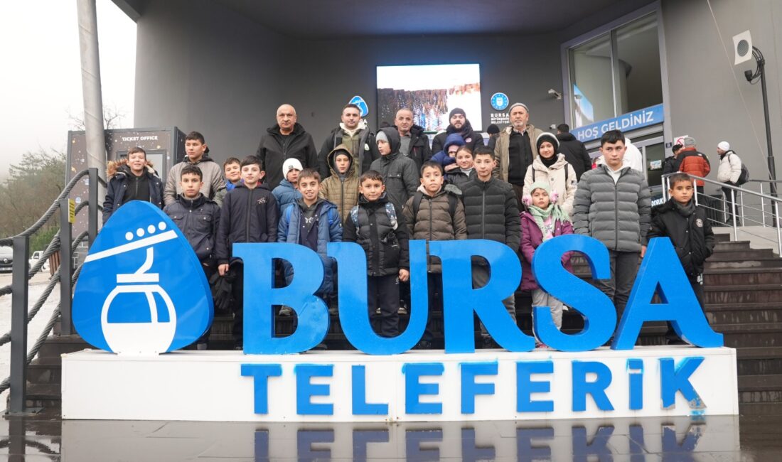 Burusa’da çocuklara kayak sürprizi Bursa'da Osmangazi Belediyesi, hayatında hiç Uludağ’a çıkmamış çocukları mahallelerinden alarak
