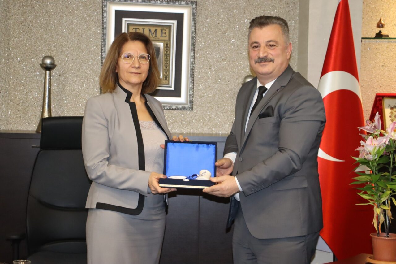Anahtar Parti Bursa İl Başkanı Fikret Aslan, BUTTİM Ticaret Merkezini