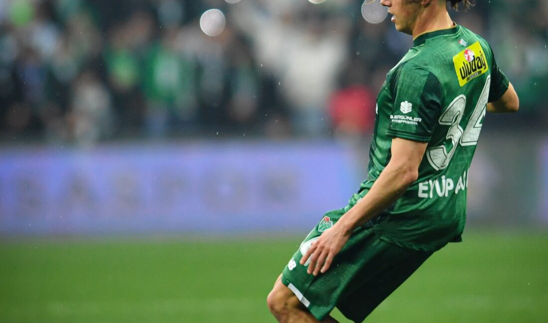 Bursaspor’dan kutlama! Bursaspor Kulübü, Eyüp Akcan'ın doğum gününü kutladı.