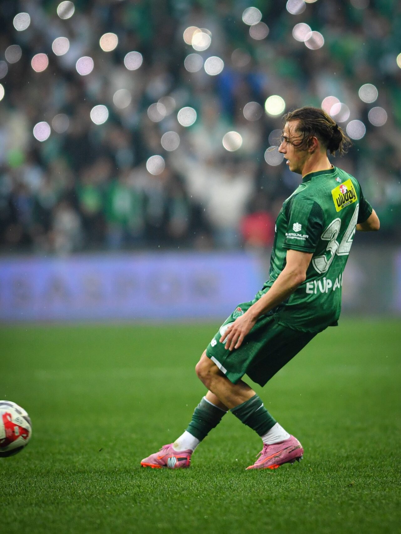 Bursaspor Kulübü, Eyüp Akcan'ın doğum gününü kutladı. 