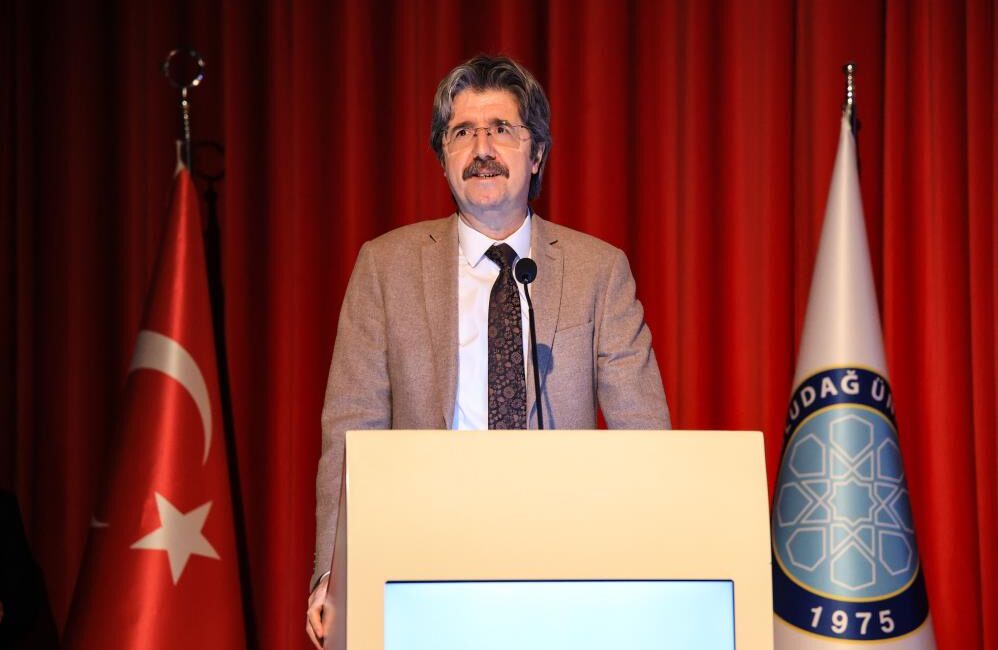 BUÜ’de dijital mahremiyet eğitimi Bursa Uludağ Üniversitesi’nde düzenlenen eğitimde kişisel verilerin korunması ve dijital