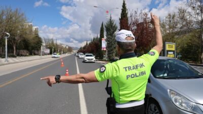 TBMM Genel Kurulunda, trafik cezalarının artırılmasına yönelik düzenlemeleri de içeren