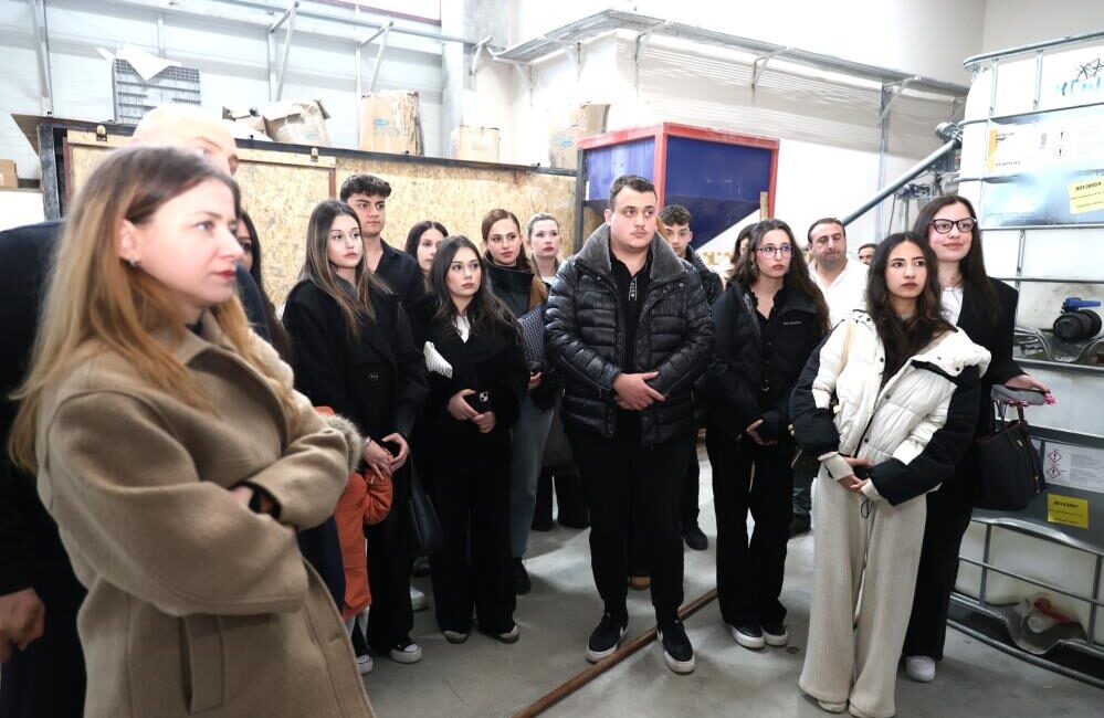 Üniversiteliler üretimin merkezinde girişimciliği deneyimledi Osmangazi Belediyesi’nin “Girişimci Kafası” programı kapsamında üniversite öğrencileri TEKNOSAB’daki EPSA