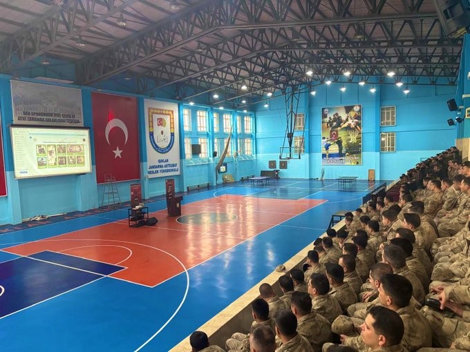 Bursa’da Jandarma ekipleri, Işıklar Jandarma Astsubay Meslek Yüksekokulu öğrencilerine uyuşturucuyla