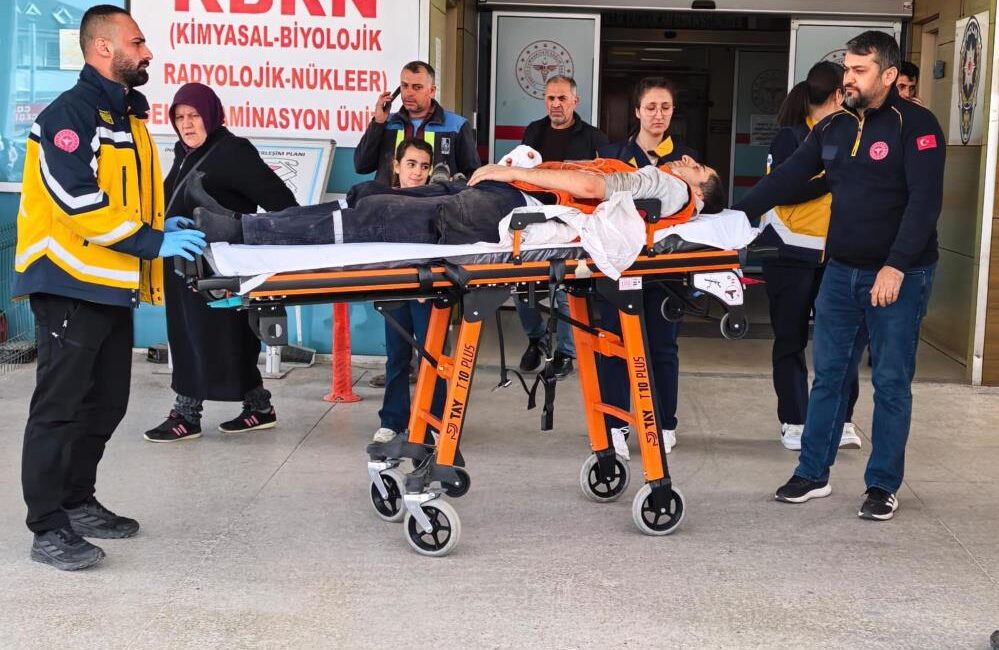 Bıçkı makinesi işçiyi yaraladı İnegöl’de bir orman ürünleri fabrikasında çalışan işçi, elini bıçkı makinesine