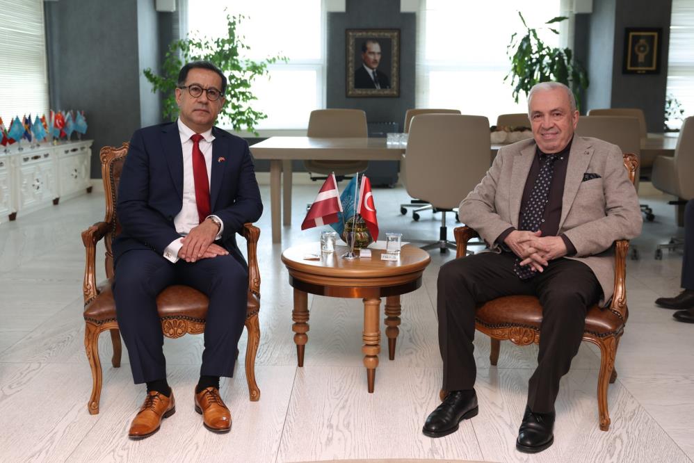 Letonya Cumhuriyeti Büyükelçisi Bahtijors Hasans, Nilüfer Belediye Başkanı Şadi Özdemir’i