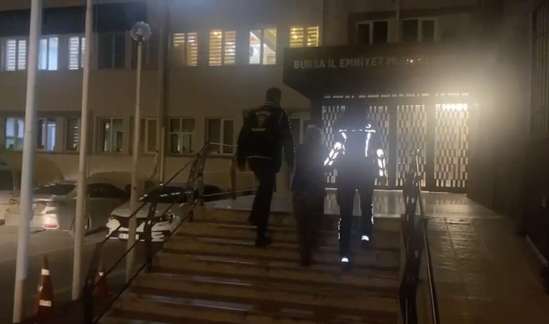 7 yıldır aranan çocuk Bursa’da bulundu Mustafakemalpaşa’da 2019 yılında kaybolan ve 7 yıldır aranan çocuk, emniyetin