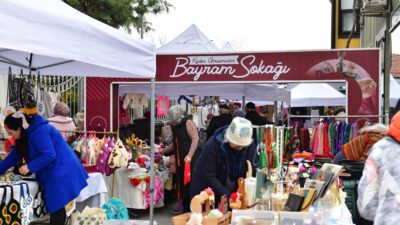 Kadın girişimcilerin el emeği ürünleri Bayram Sokağı’nda vatandaşlarla buluştu. Açıldığı