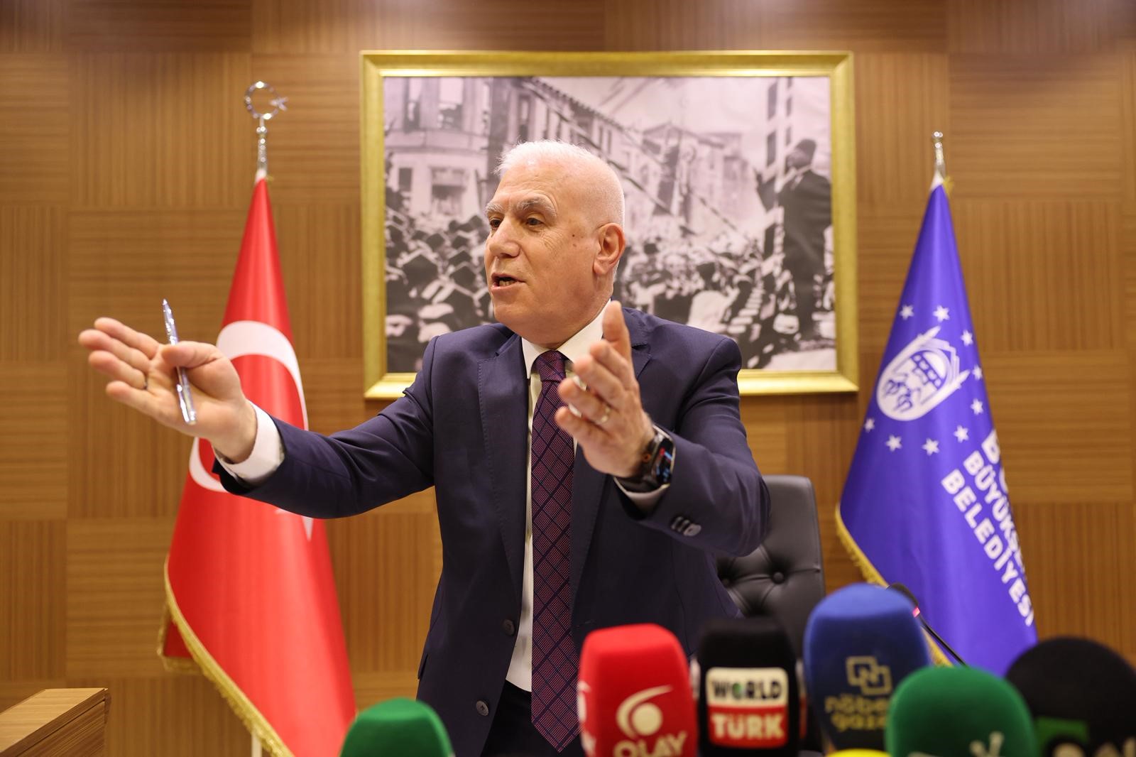 Bursa Büyükşehir Belediye Başkanı Mustafa Bozbey, meclis toplantısında yaptığı açıklamada