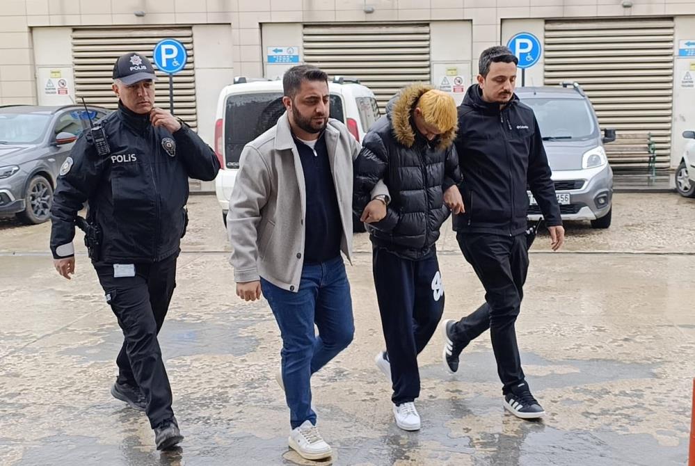Bursa’da cami içinde çekilen uygunsuz video büyük tepki çekti. 17