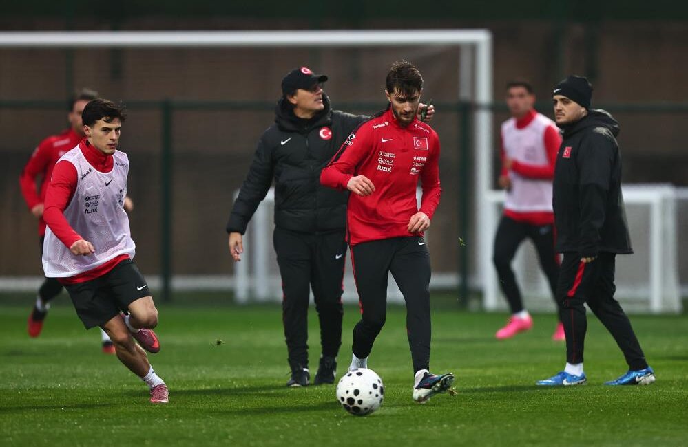 Montella karar verecek… kim sahaya çıkacak? A Milli Futbol Takımı, Romanya maçı hazırlıklarını sürdürdü. Eksikler ve