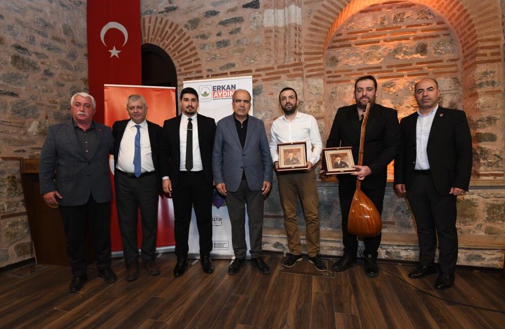 Kahramanlık türküleri Ördekli’de yankılandı Osmangazi Belediyesi’nin düzenlediği “Anadolu’nun Türkü Yolları” programı, bu kez kahramanlık