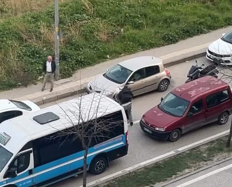 Yakalandılar… Trafikte coplu kavganın failleri yakalandı: 180 bin lira ceza kesildi.