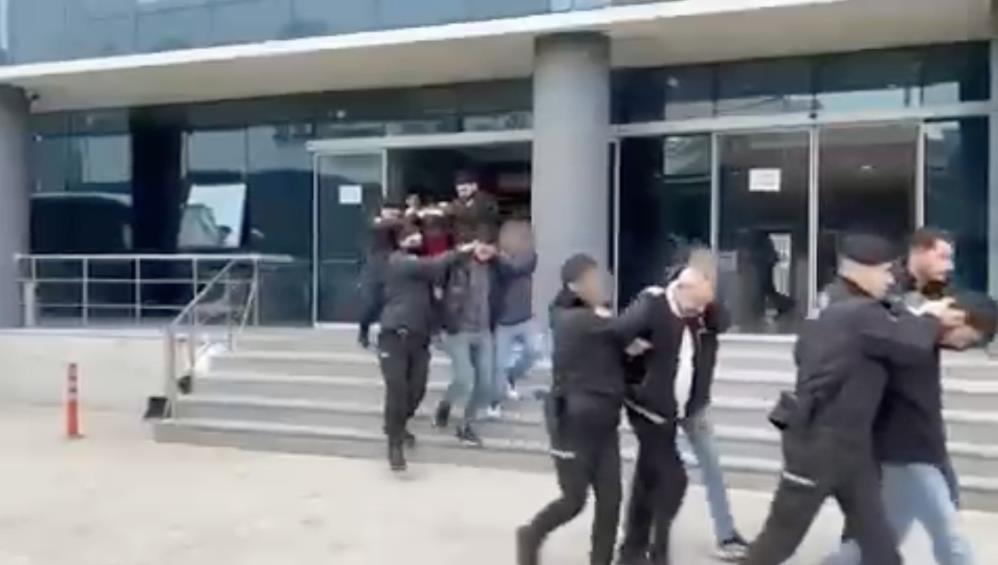 Şebeke çökertildi… Bursa'da vatandaşları 7 milyar TL dolandırdıkları iddia edilen yatırım çetesi