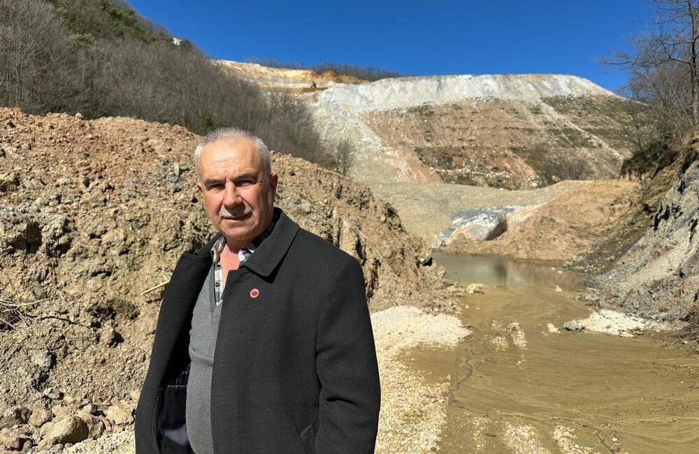 Kim dur diyecek! Maden ocağının atıkları suya ve toprağa karışmaya devam ediyor.
