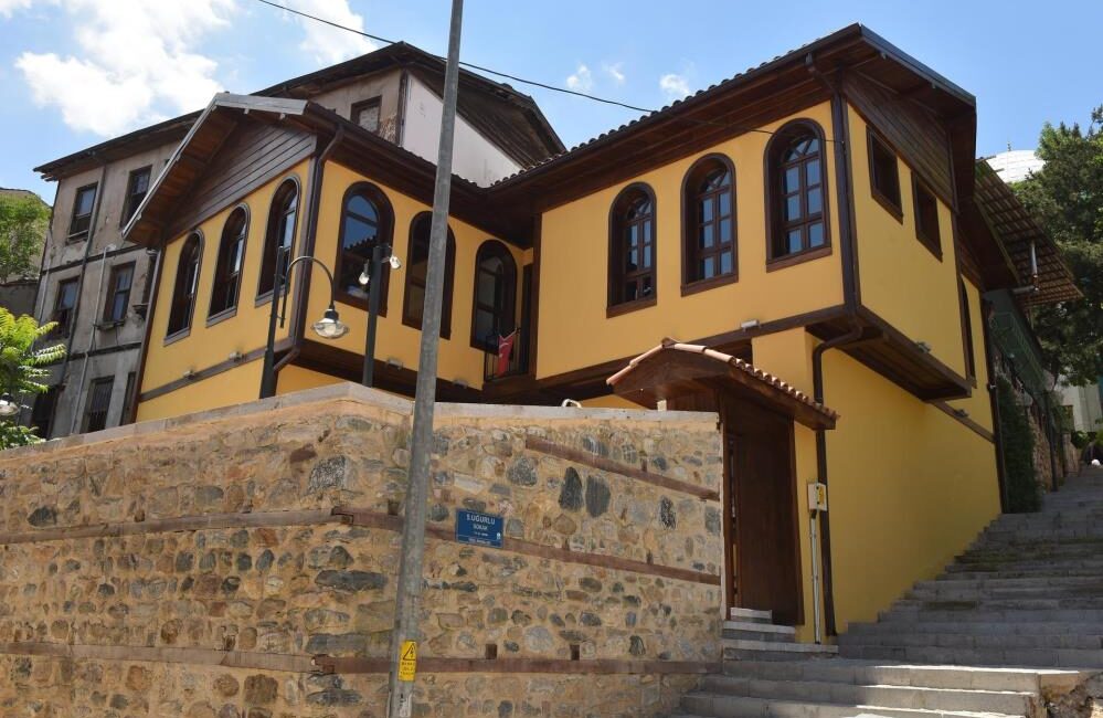 Tarihe ve kültüre önem vermek. Yıldırım Belediyesi, ilçedeki tarihi ve kültürel yapıları ayağa kaldırıyor.