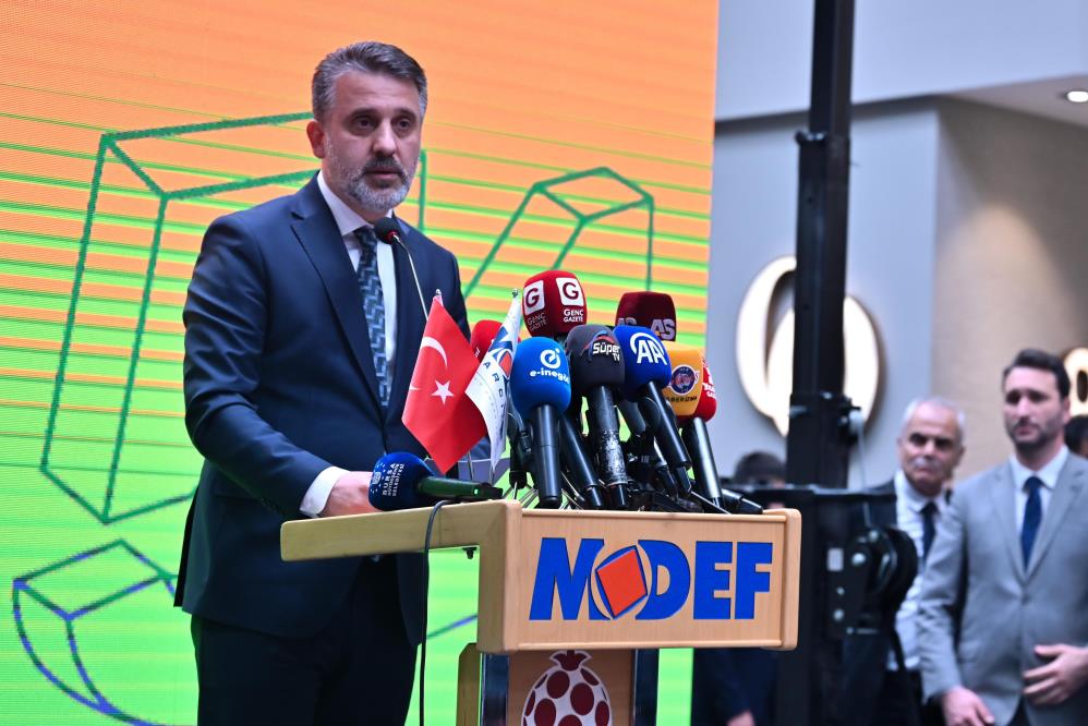  Bu yıl 54.’sü düzenlenen İnegöl Mobilya Fuarı’nın açılış törenine katılan
