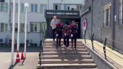 Bursa’da sosyal medyada canlı yayın sırasında çıkan tartışma kanlı bitti.