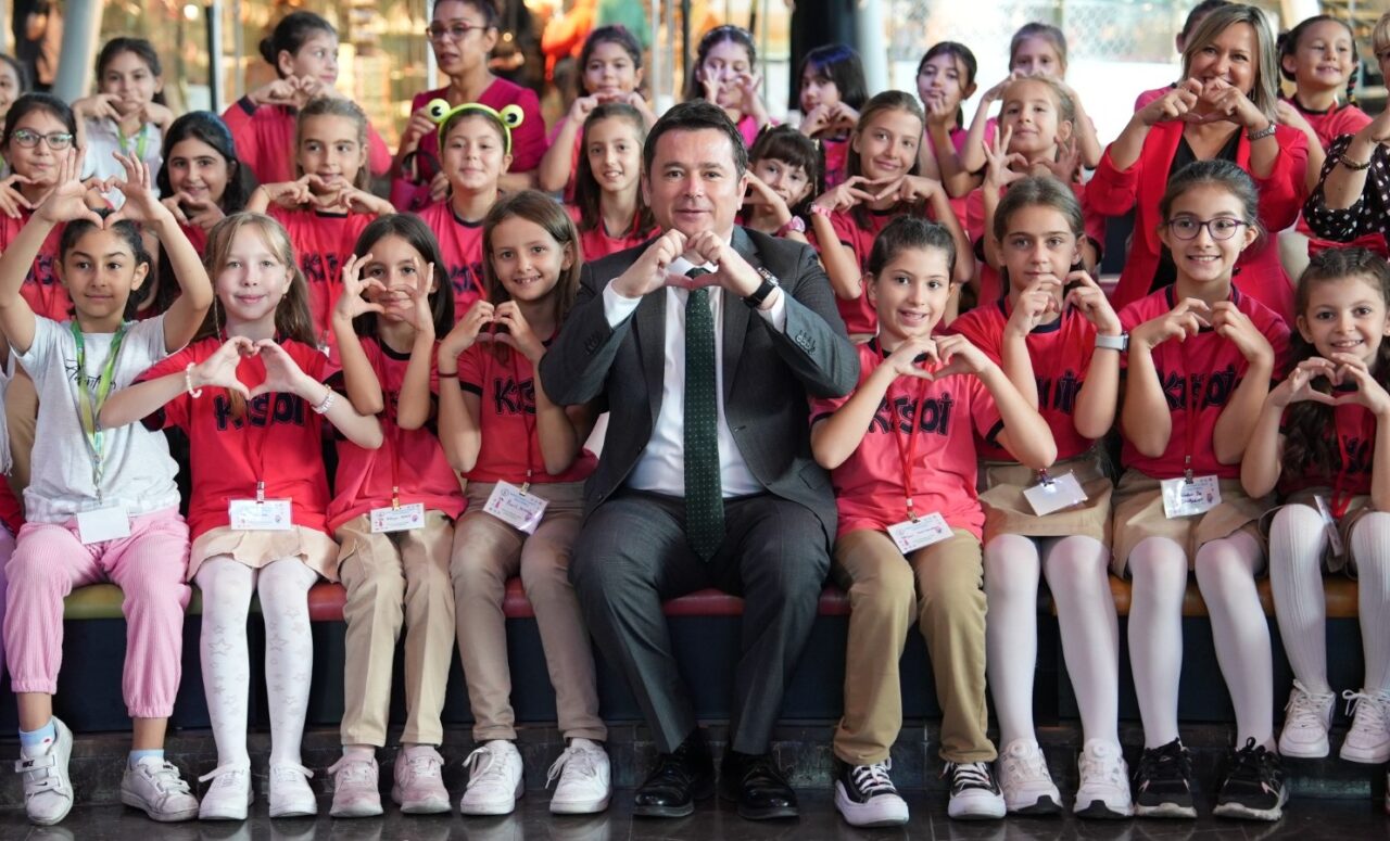 Osmangazi Belediyesi, ebeveynlere yönelik ücretsiz “Ana Baba Okulu” programını başlatıyor.