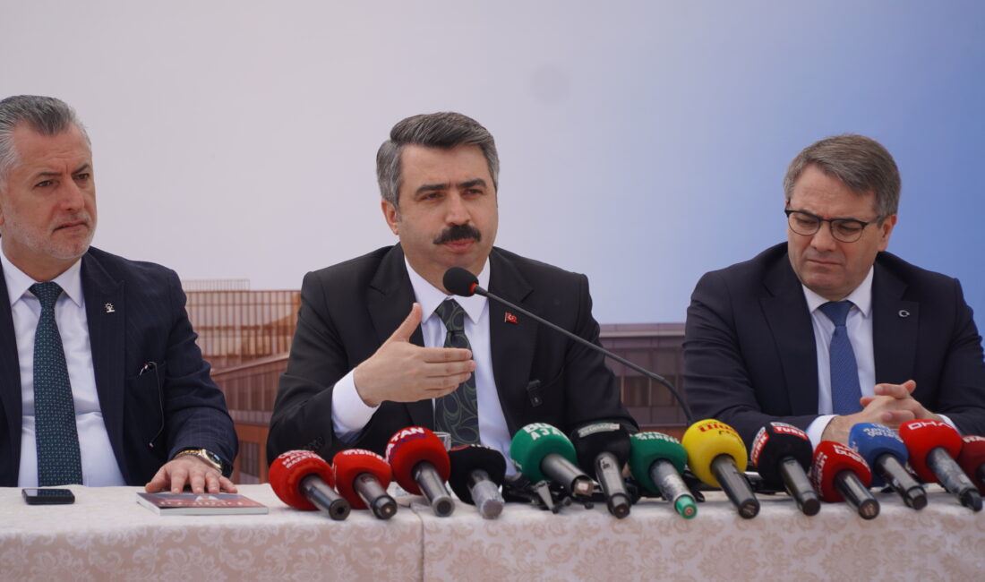 Yıldırım’da dev proje tanıtıldı Yıldırım’da hayata geçirilecek Duaçınarı Kültür ve Yaşam Merkezi tanıtıldı. Dev