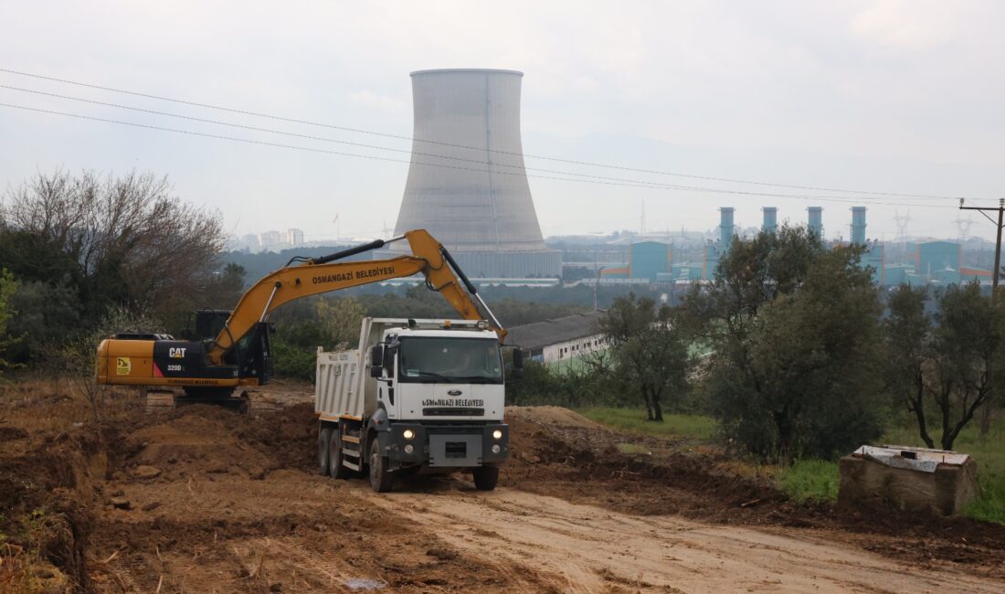 Karabalçık’a yeni yol geliyor Osmangazi Belediyesi, Karabalçık Mahallesi’nde 455 metrelik yeni yol çalışması başlattı.