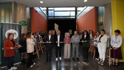Bursa’da açılan “Edebiyattan Sanata Yolculuk” sergisi, öğrencilerin eserleriyle büyük beğeni